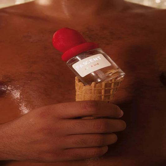 Flacon d'eau de parfum Sel à Vie de Fascent, collection Ambre & Musc, inspirée par l'été et la mer salée