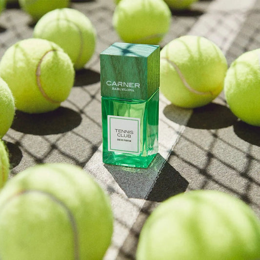Eau de parfum Tennis Club de Carner, fragrance Ambre & Musc inspirée du court de tennis avec herbe et pins