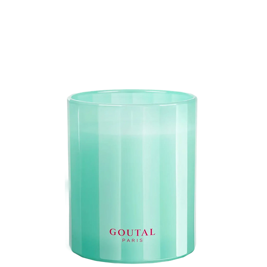 Bougie Petite Chérie d'Annick Goutal, édition limitée ambretmusc, avec notes fruitées de poire et pêche, cœur de rose et fond de vanille musquée