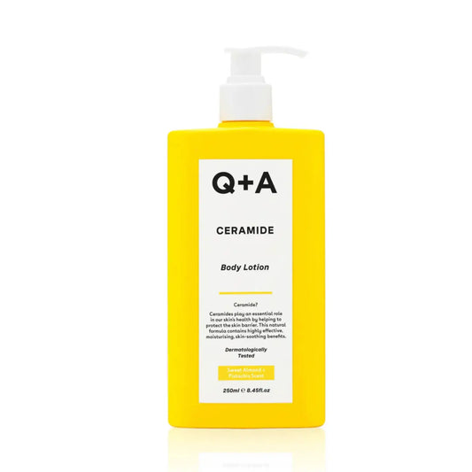 Lotion corporelle aux céramides Q+A pour hydratation profonde, formule ambretmusc avec squalane et parfum amande pistache