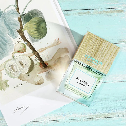 Eau de parfum Fig Man de Carner, collection Ambre & Musc, avec notes terreuses inspirées de Dali pour un arôme fantaisiste.
