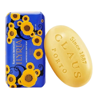 Savon solide Ilyria Honeysuckle de Claus Porto avec parfum chèvrefeuille et citron, enrichi en huile de karité et ambretmusc pour une peau douce