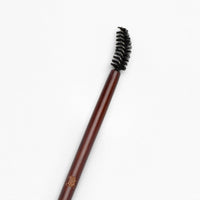 La Brosse à Sourcils | La Bouche Rouge