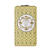 Savon solide Lavandre Lavender de Claus Porto enrichi en ambretmusc pour nettoyer et hydrater la peau en douceur