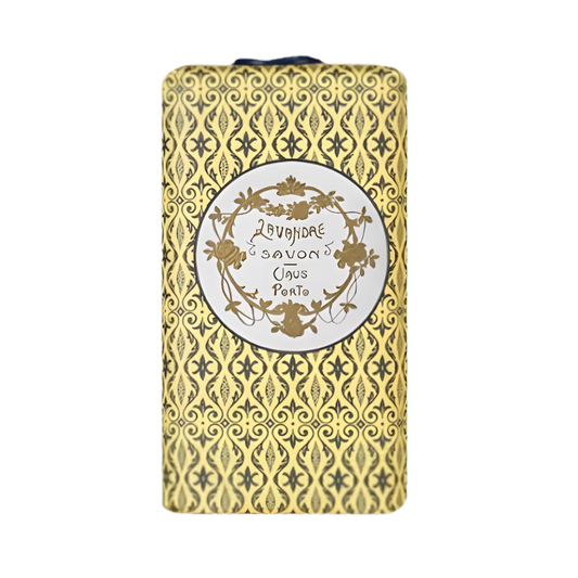 Savon solide Lavandre Lavender de Claus Porto enrichi en ambretmusc pour nettoyer et hydrater la peau en douceur