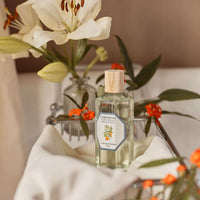 Vaporisateur d'intérieur à la fleur d'oranger de Carrière Frères, collection ambretmusc, vegan et fabriqué en France