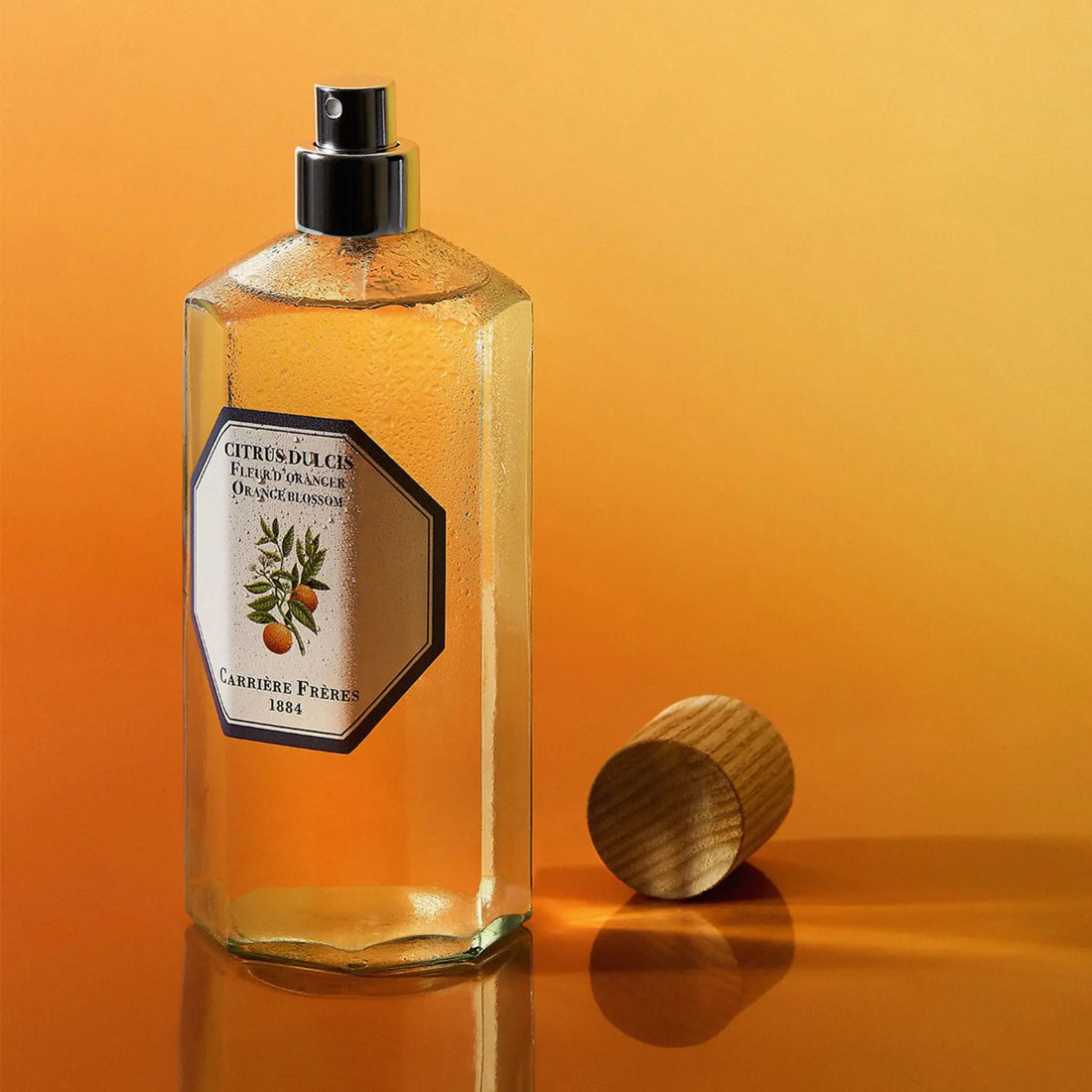 Vaporisateur d'intérieur à la fleur d'oranger par Carrière Frères, collection ambretmusc, senteur florale vegan fabriquée en France