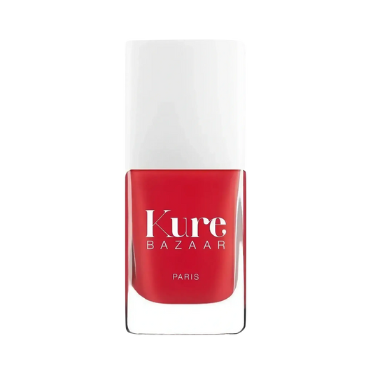 Vernis à ongles écologique Kure Bazaar de la collection Ambre & Musc sur ongle naturel